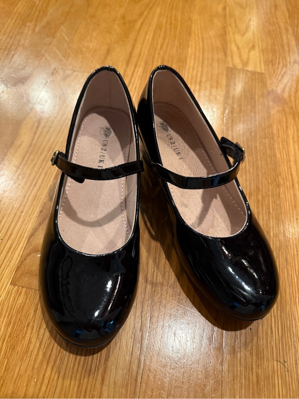 Black Patent Mary Jane Dress Shoes – Girls Size 2